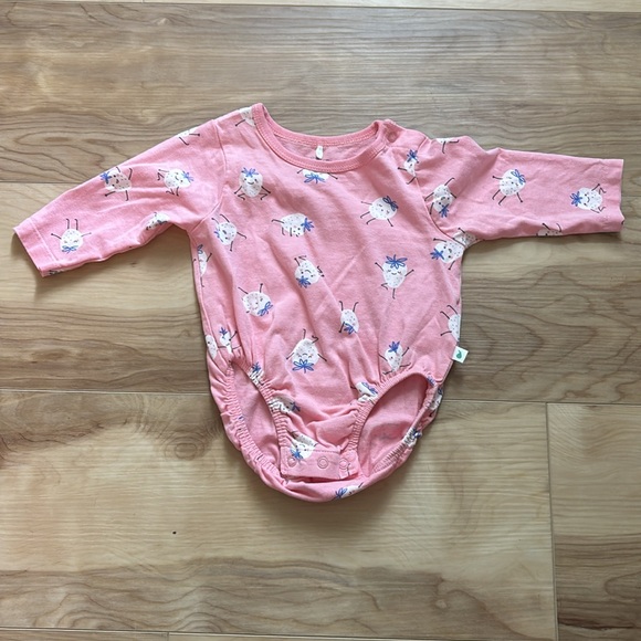 ‼️ SOLD ‼️ Little green & co. long sleeve diaper shirts - Picture 2 of 4